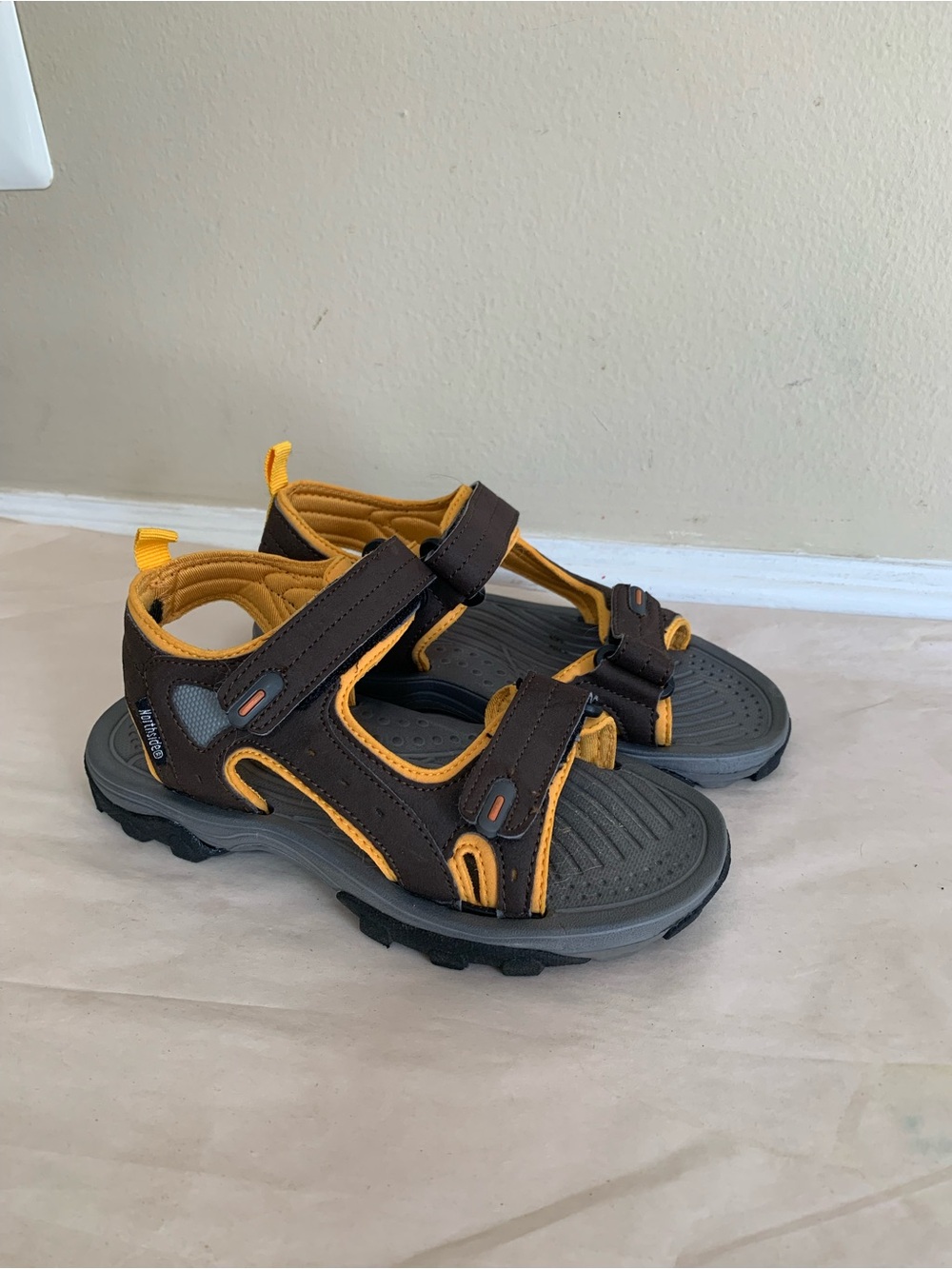 Northside Kids Riverside Sport Sandals Size 2 Brown Yellow Hook Loop Outdoor